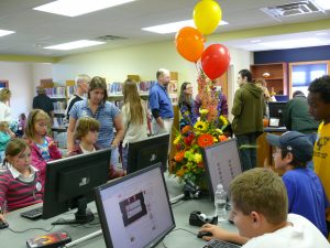 Kids playing on new library computers